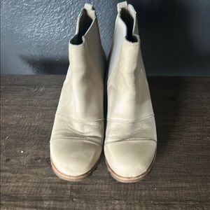 Sorel Cream Ankle Boots with Elastic Panels